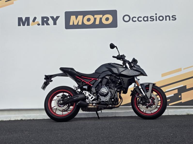 SUZUKI GSX-8S
